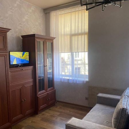 Апартаменти На Вулиці Антоновича Lviv Kültér fotó