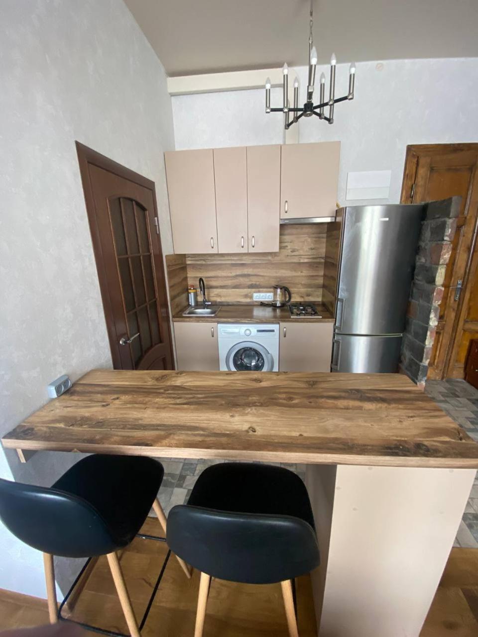 Апартаменти На Вулиці Антоновича Lviv Kültér fotó