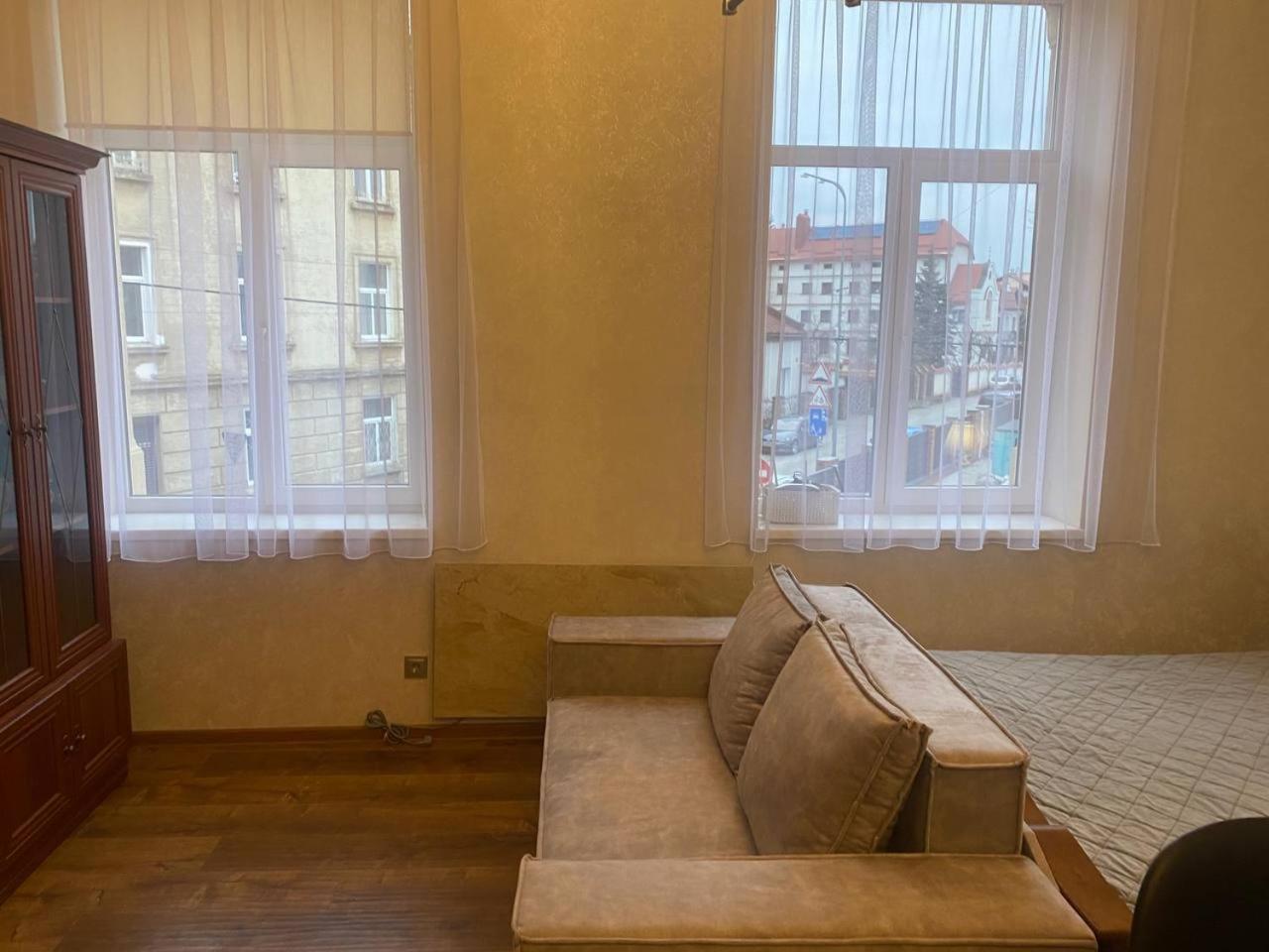 Апартаменти На Вулиці Антоновича Lviv Kültér fotó