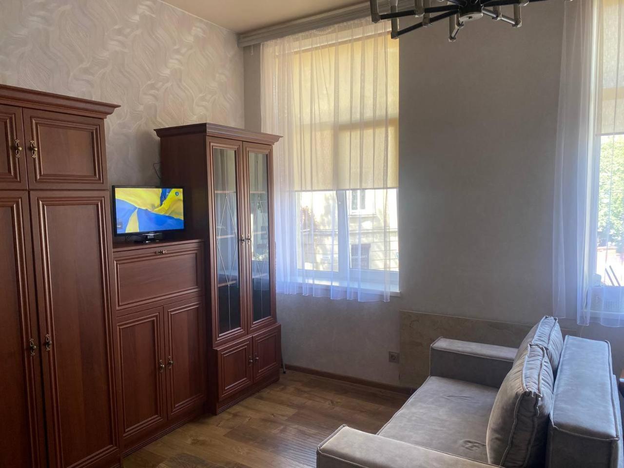 Апартаменти На Вулиці Антоновича Lviv Kültér fotó